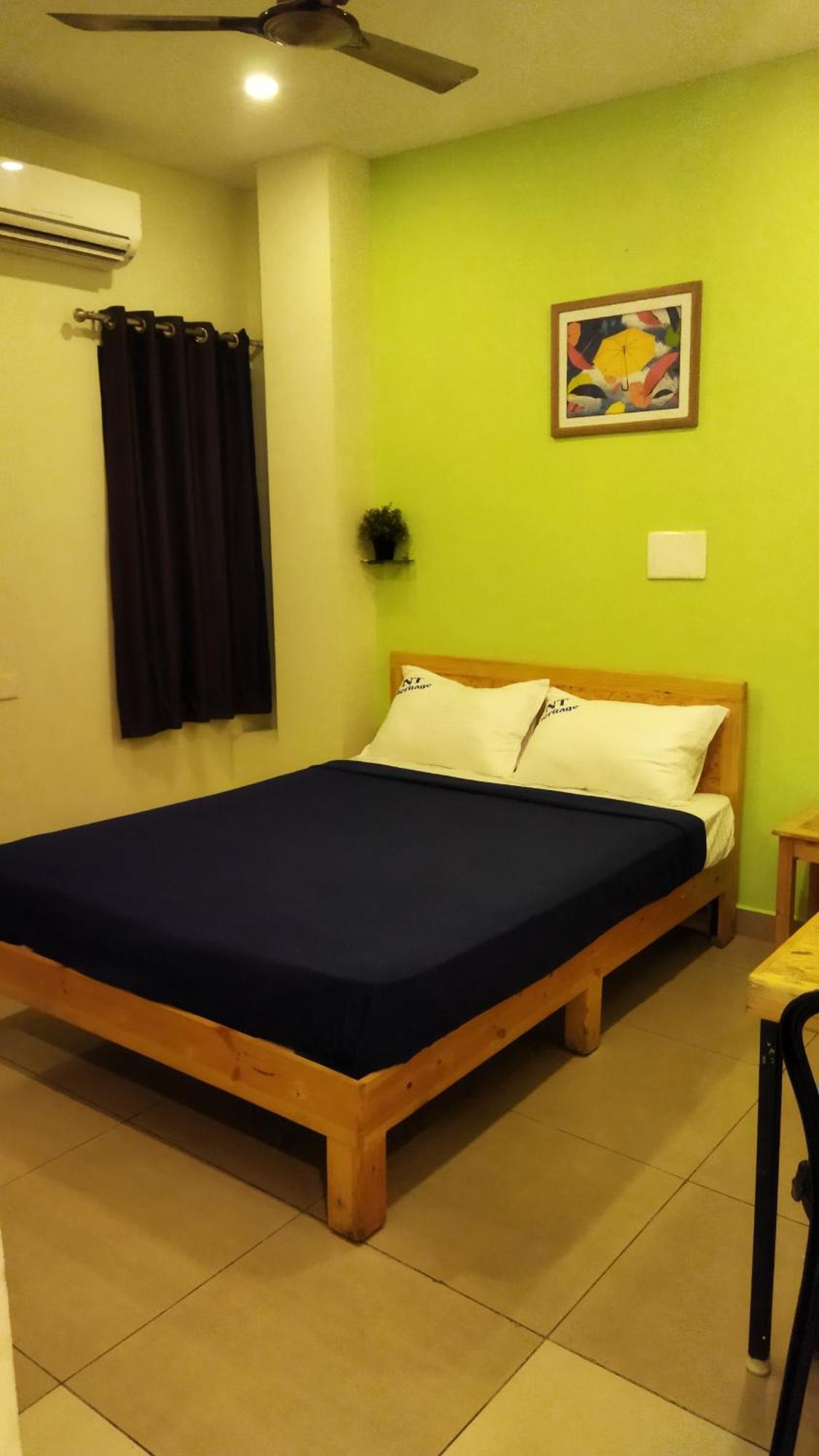 Chaplin Hotel بونديتْشيري المظهر الخارجي الصورة