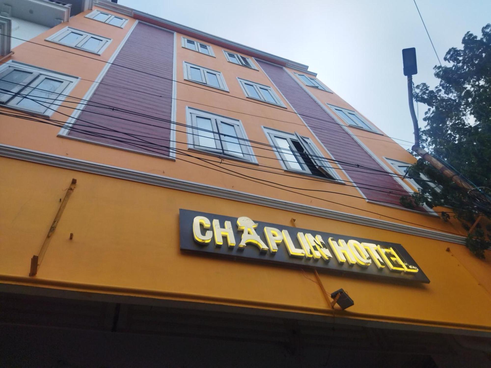 Chaplin Hotel بونديتْشيري المظهر الخارجي الصورة