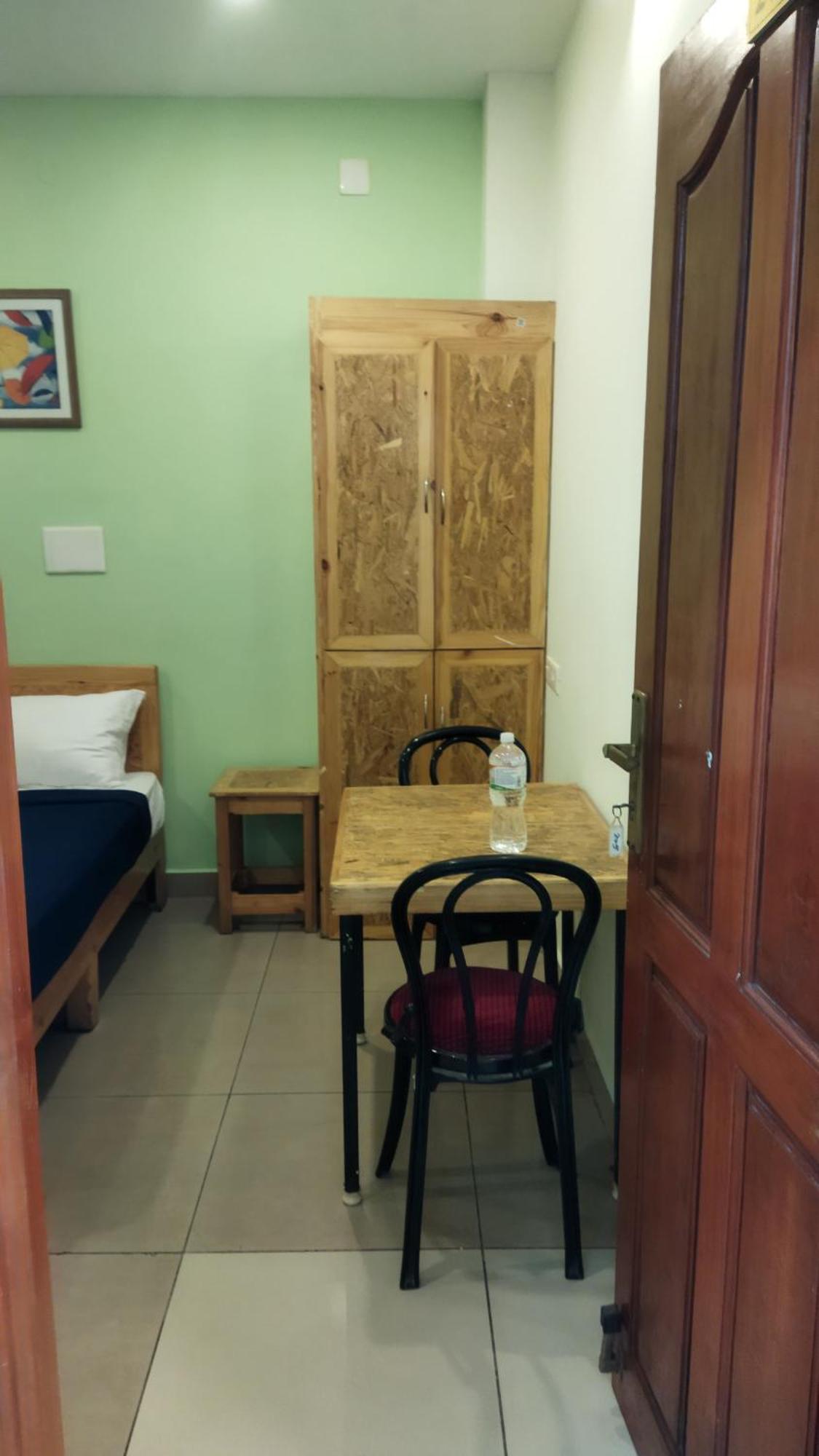 Chaplin Hotel بونديتْشيري المظهر الخارجي الصورة