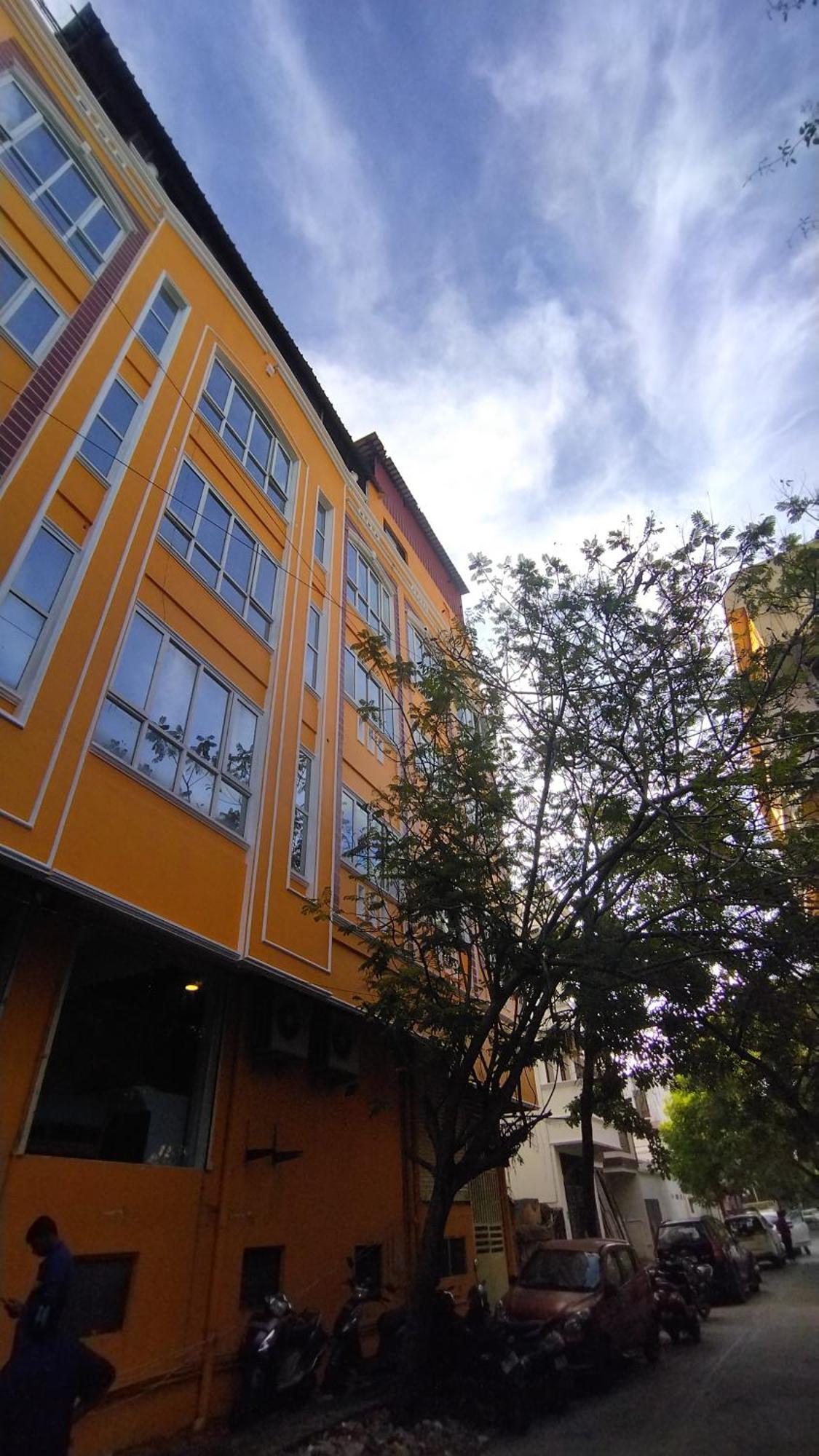 Chaplin Hotel بونديتْشيري المظهر الخارجي الصورة