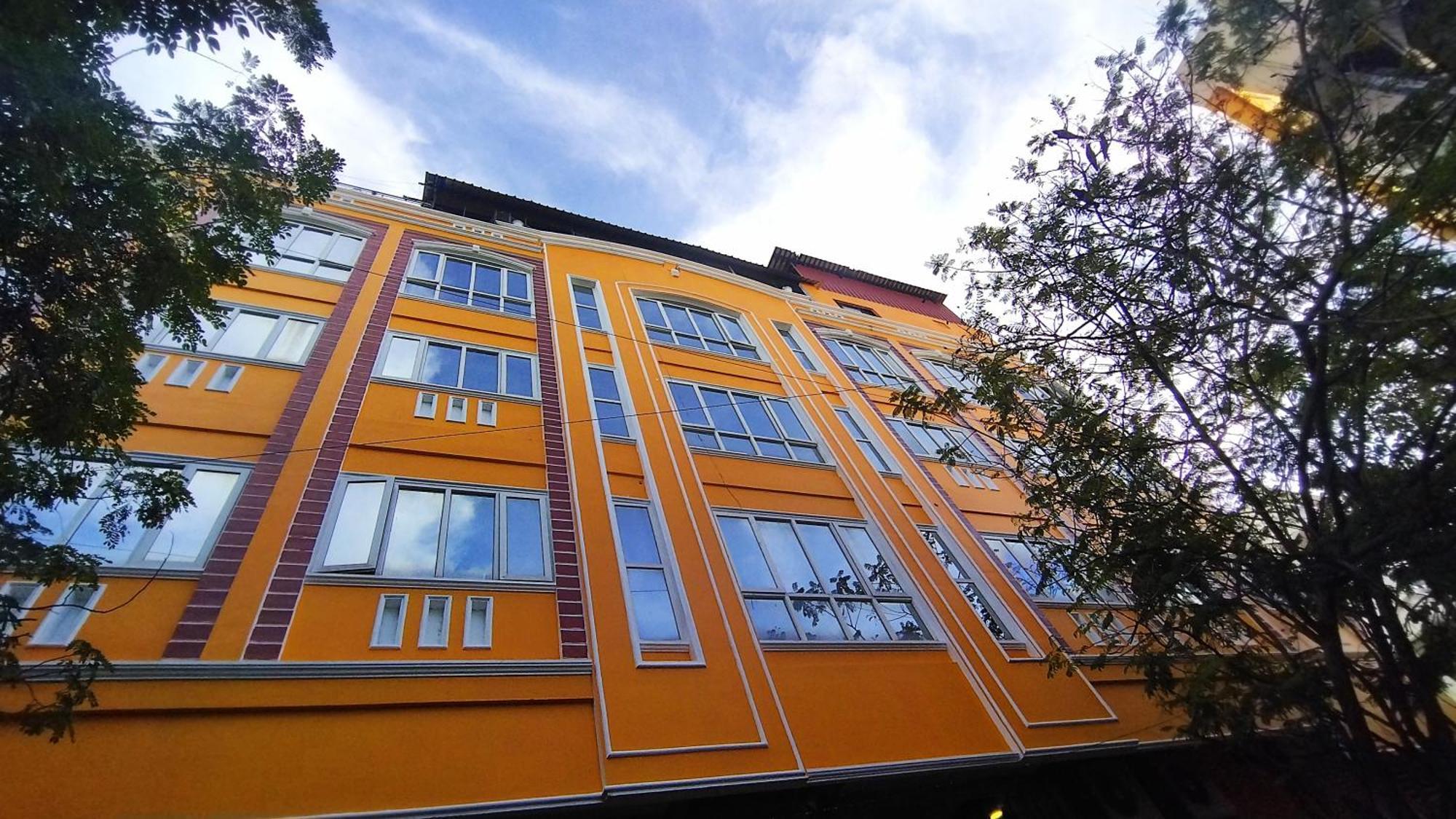 Chaplin Hotel بونديتْشيري المظهر الخارجي الصورة