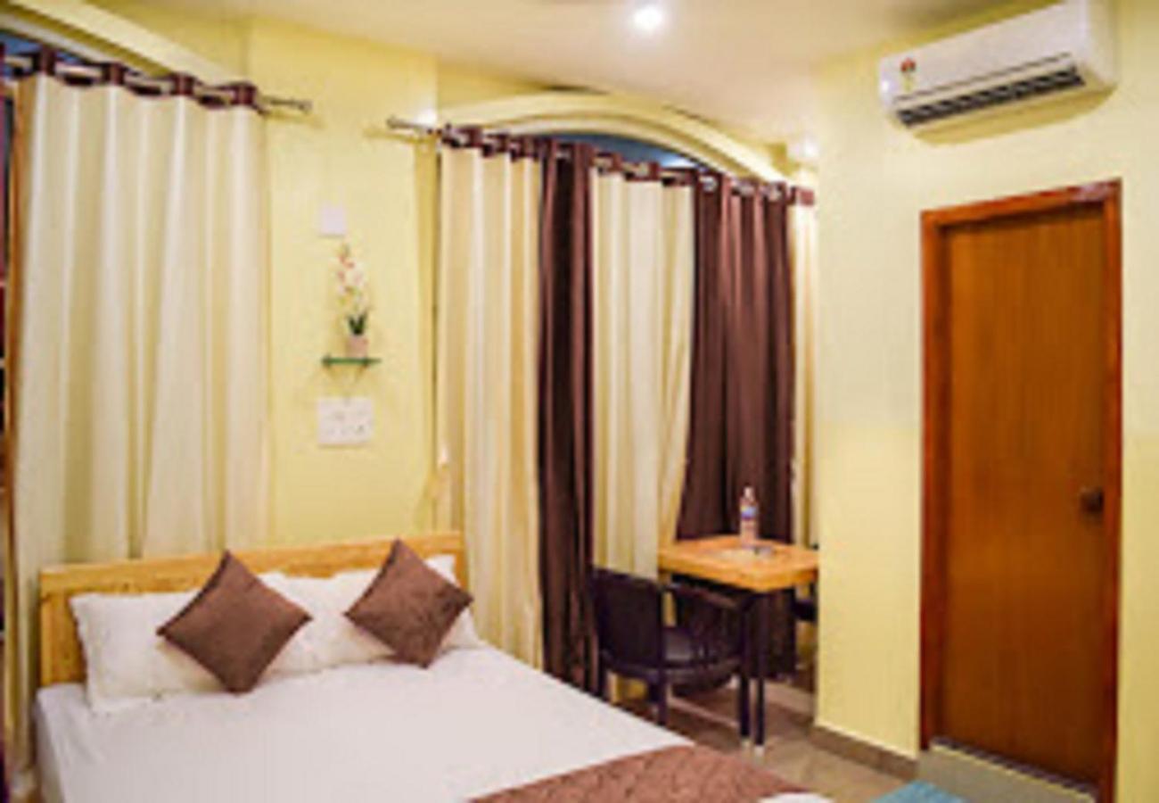 Chaplin Hotel بونديتْشيري المظهر الخارجي الصورة