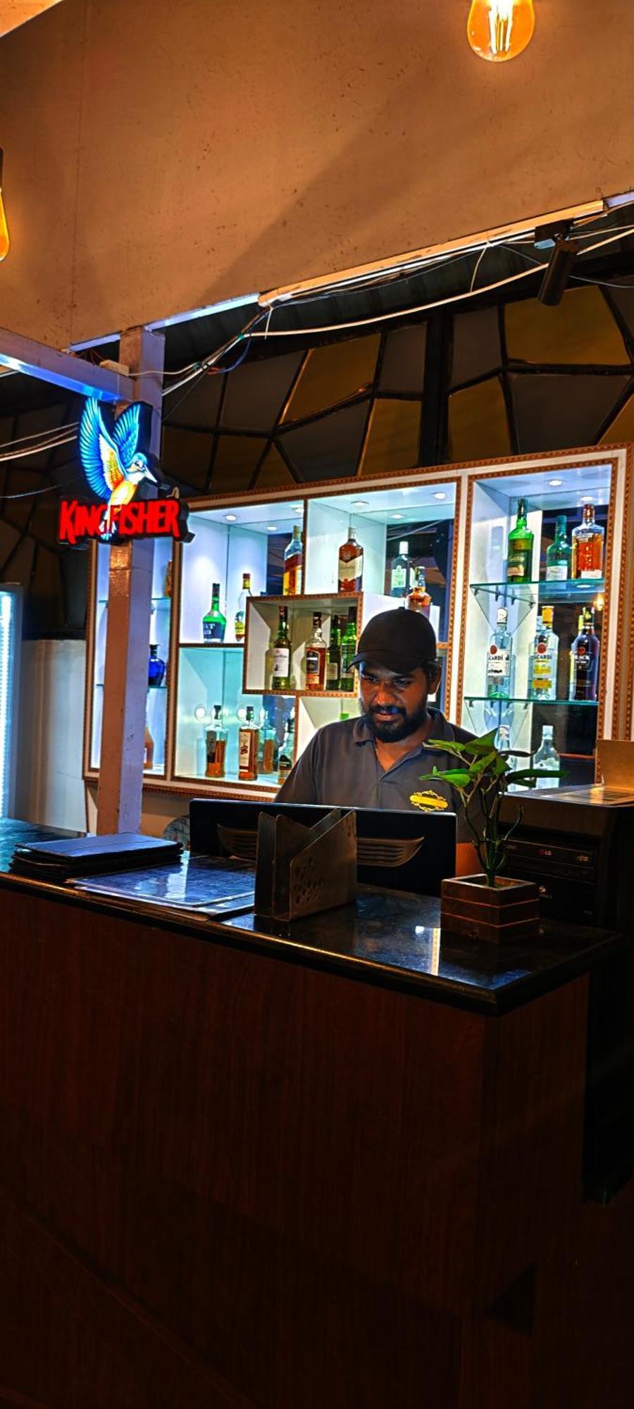Chaplin Hotel بونديتْشيري المظهر الخارجي الصورة