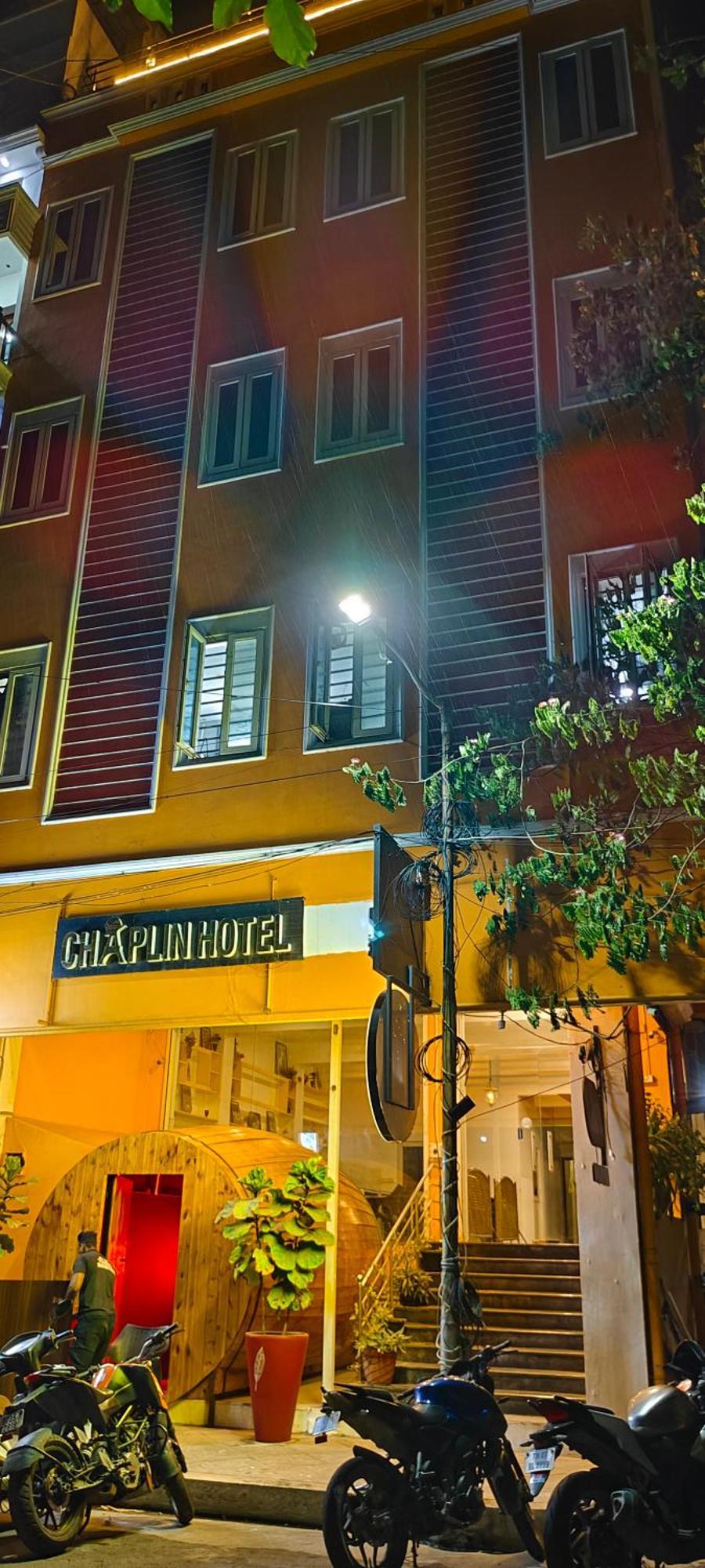 Chaplin Hotel بونديتْشيري المظهر الخارجي الصورة